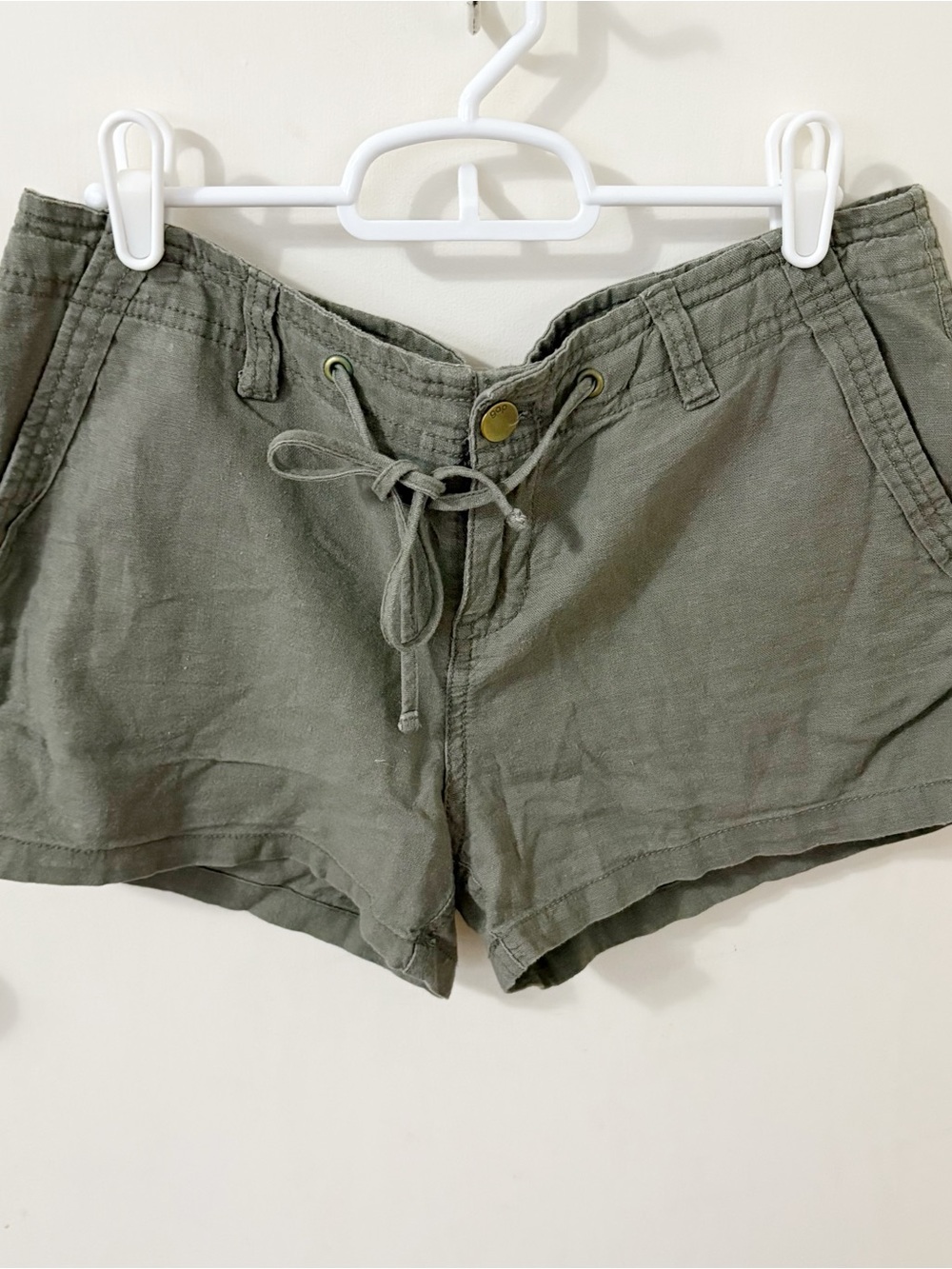 Gap Women's Olive Drawstring Linen-Blend Shorts size 4